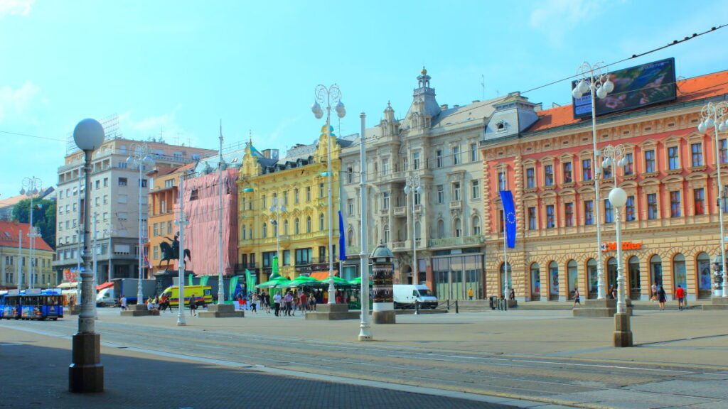 イェラチッチ広場（Ban Jelačić Square）